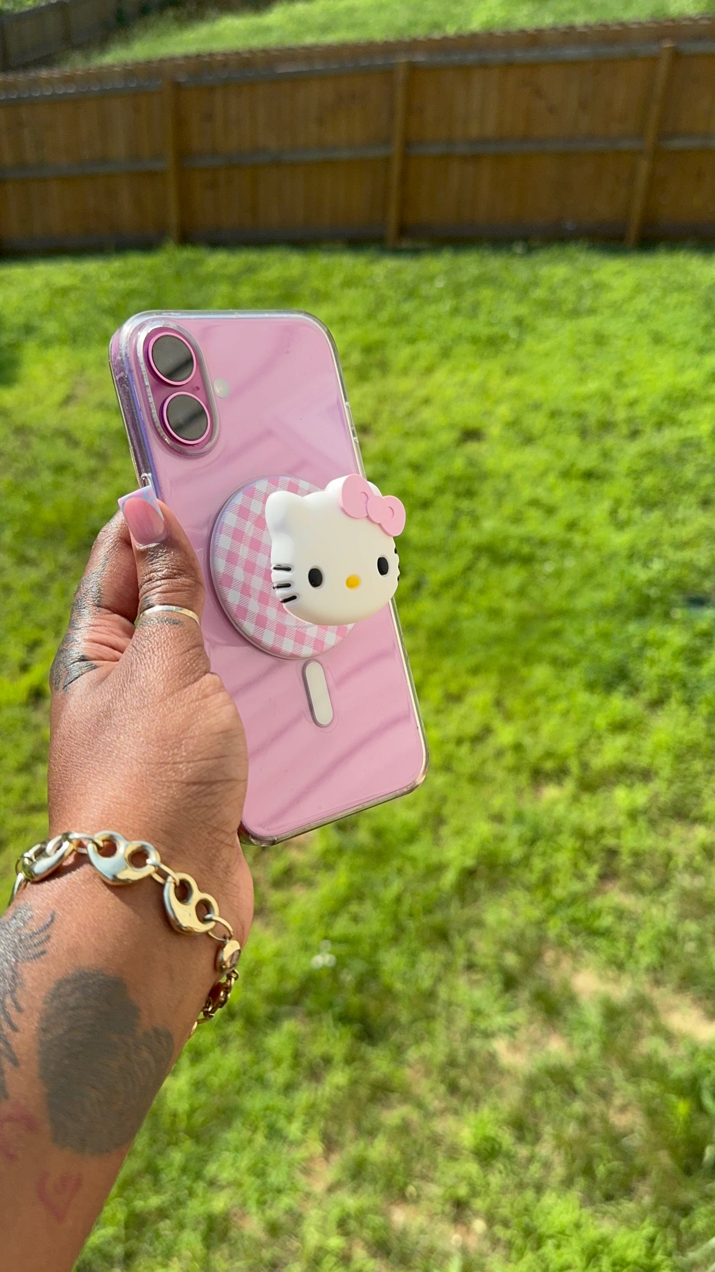 HK CHECKER PINK POP SOCKET