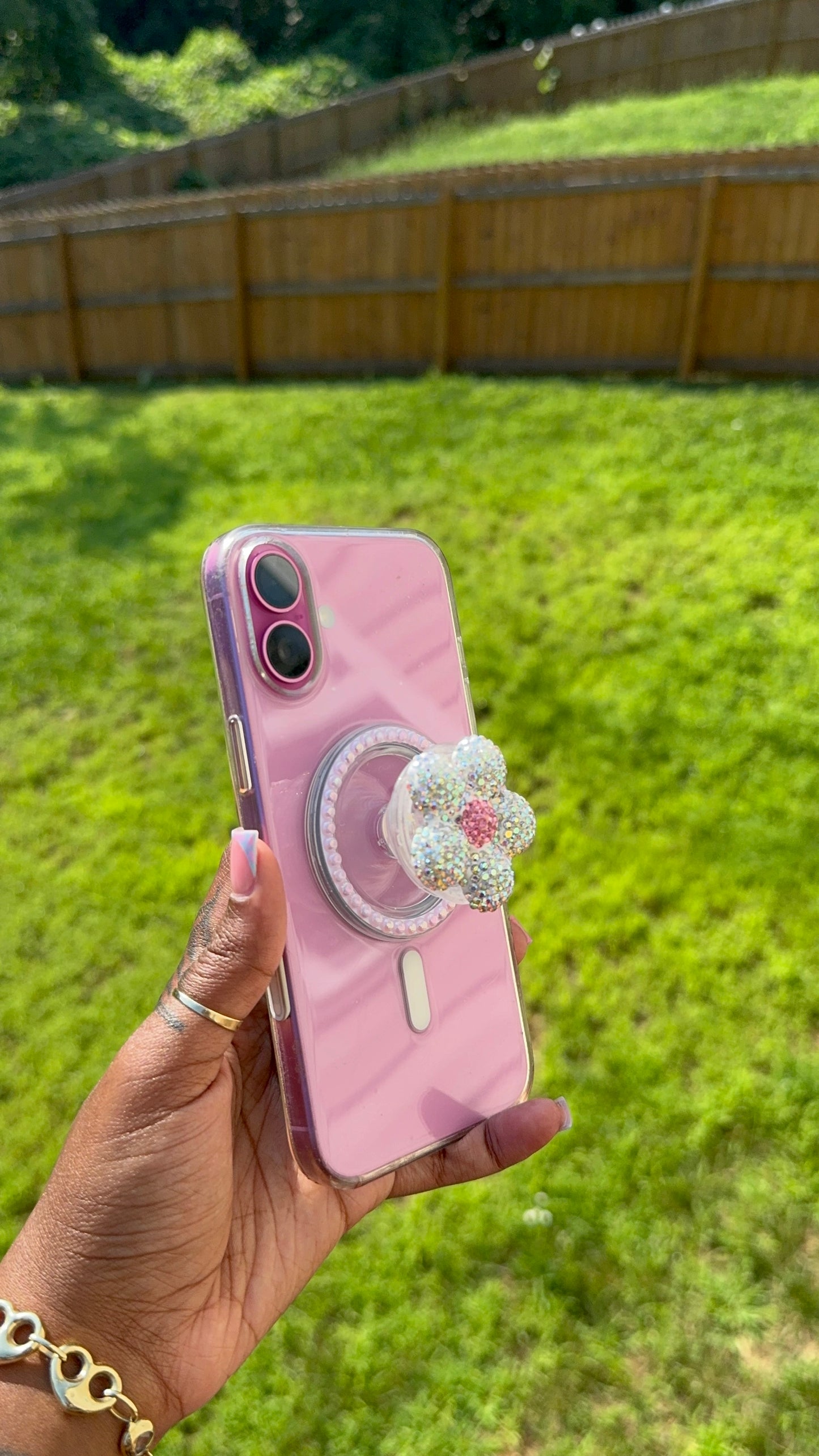 BLING SLIVER FLOWER POP SOCKET
